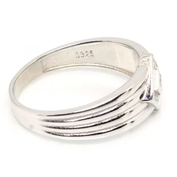 925 Sterling Silver Ring 3.990 g