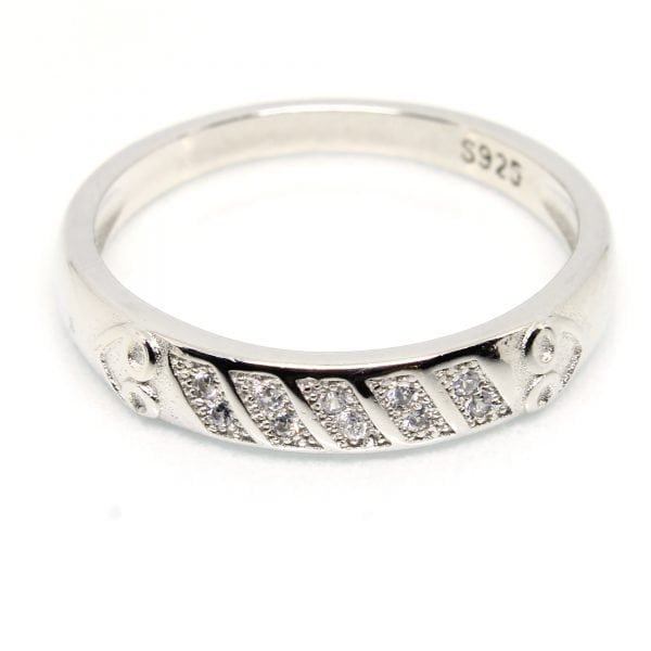 925 Sterling Silver Ring 2.400 g