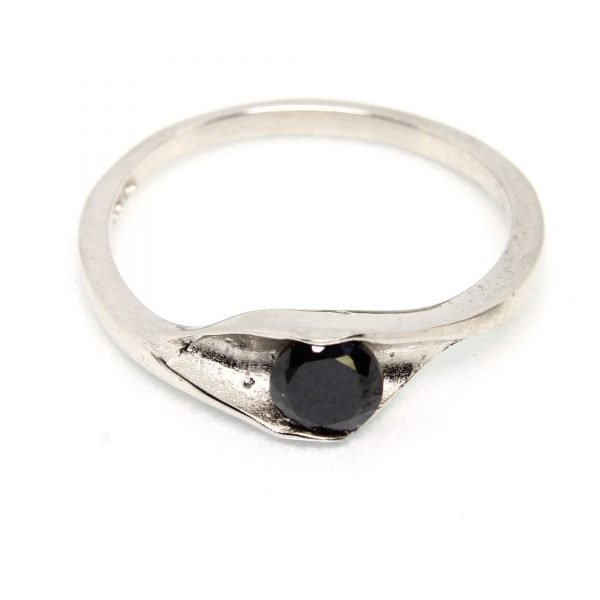 925 Sterling Silver Ring 1.330 g