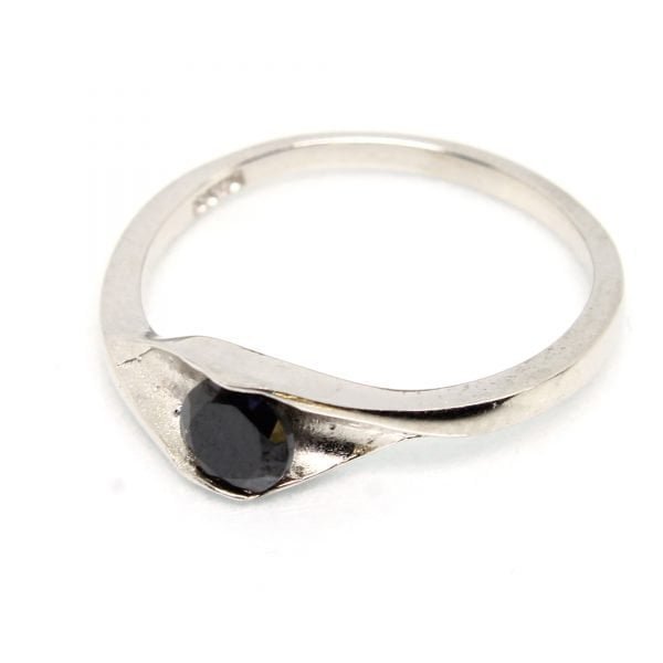 925 Sterling Silver Ring 1.330 g